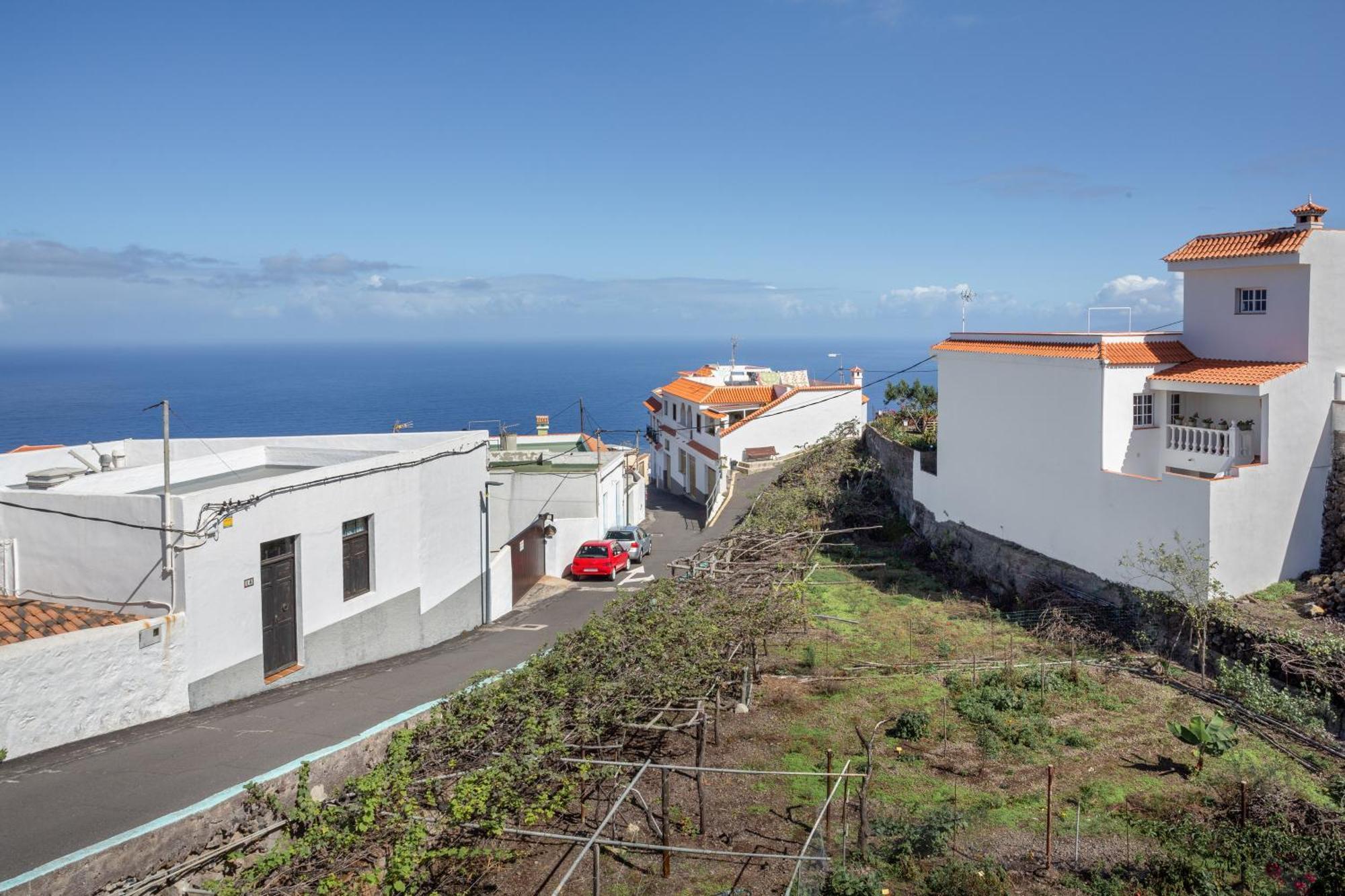 Отель Un Jardin Al Mar Хеновес Экстерьер фото